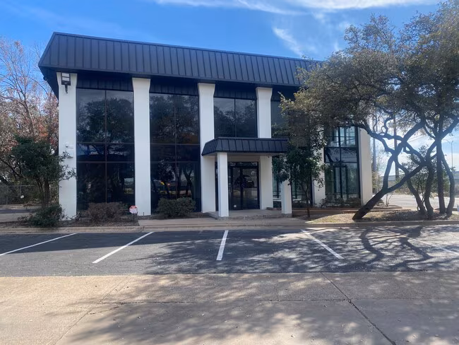 Medical office building for lease at 11855 Research Blvd Austin TX